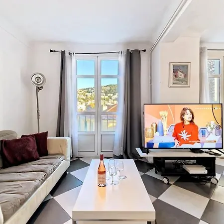 Superbe Grand 3 Pieces De 65 M2 -cosy -3 Mn Gare Riquier Nice